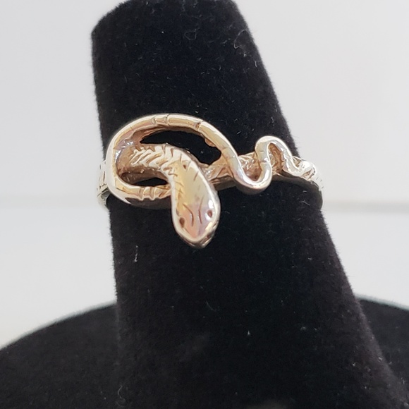 Jewelry - Ending SOON: Vintage Sterling Silver Snake Ring